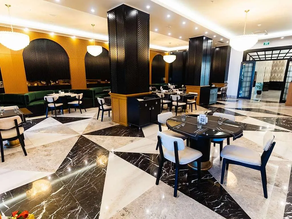 Mercure Baku City 0*,